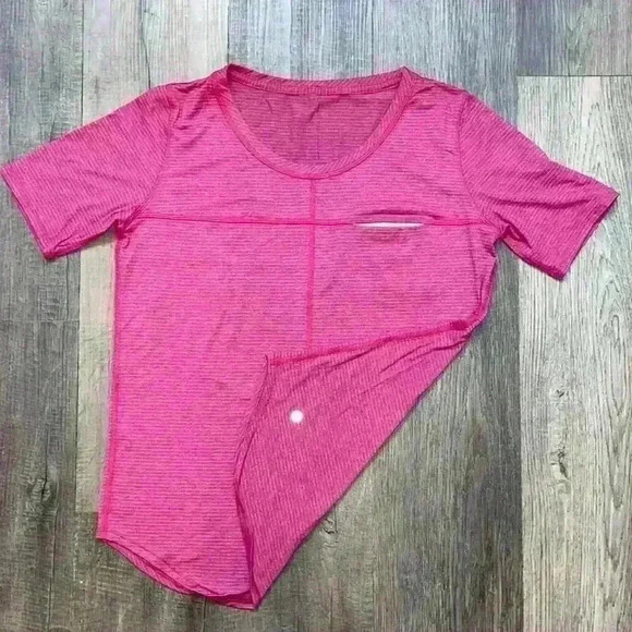 Lululemon Run Away Tee size 6 - like new - Picture 4 of 8